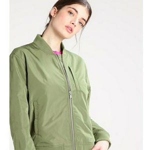 NWT Levis Bomber Jacket-Green